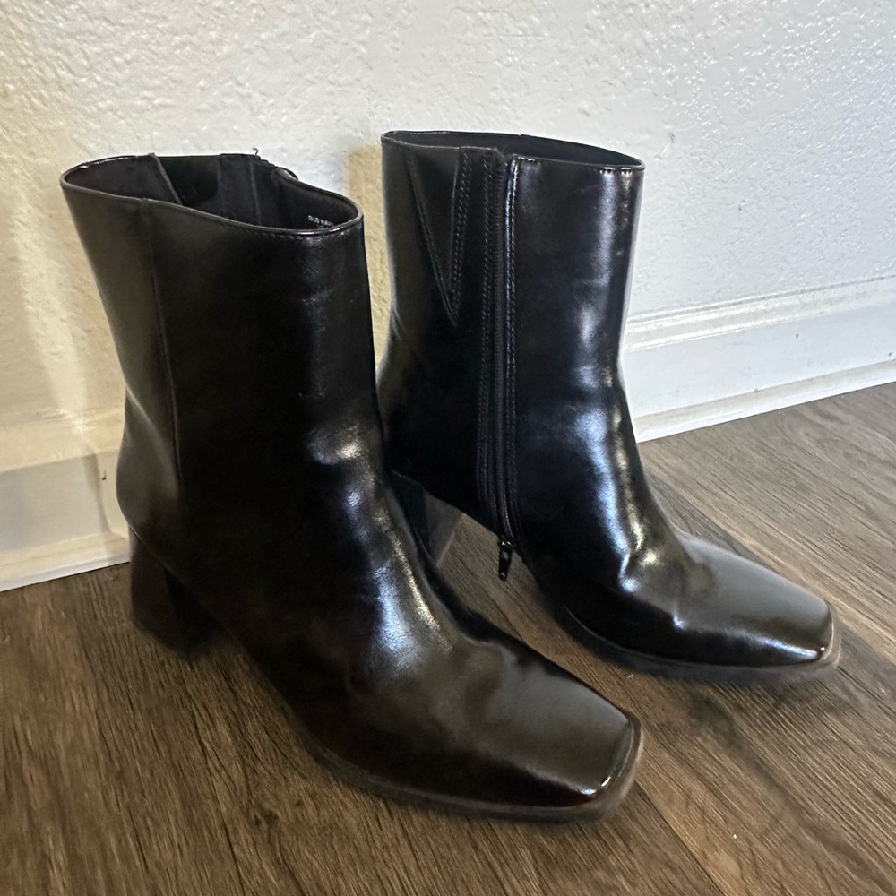 Old Navy Shiny Black Heeled Boots